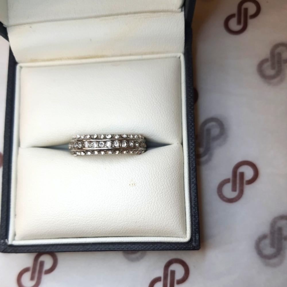 Cz studded silver band ring sz 9